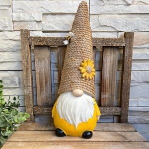 🆕 BeeHive 🐝 12" H Gnome Resin Decor!